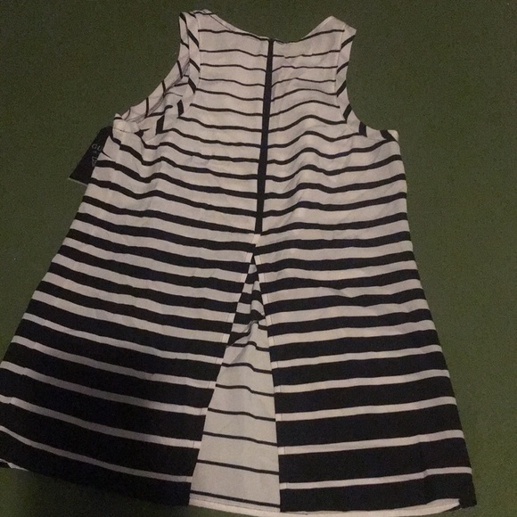 New GUESS top size small - Picture 5 of 7
